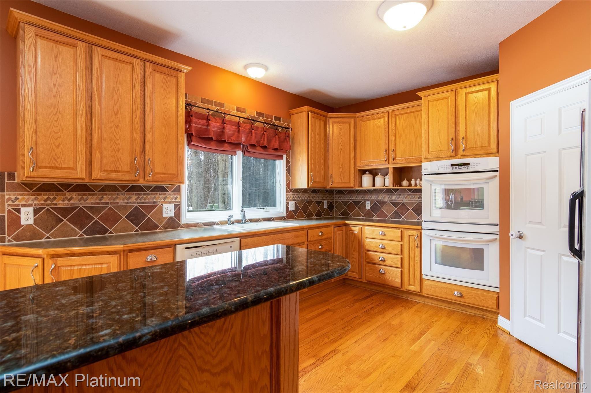494 Timbermill Lane Howell, MI 48843 - Photo 12 of 42 Kitchen