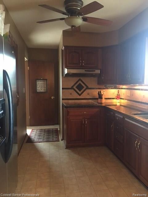 3203 Grange Road Trenton, MI 48183 - Photo 5 of 17 IMG_0689.JPG