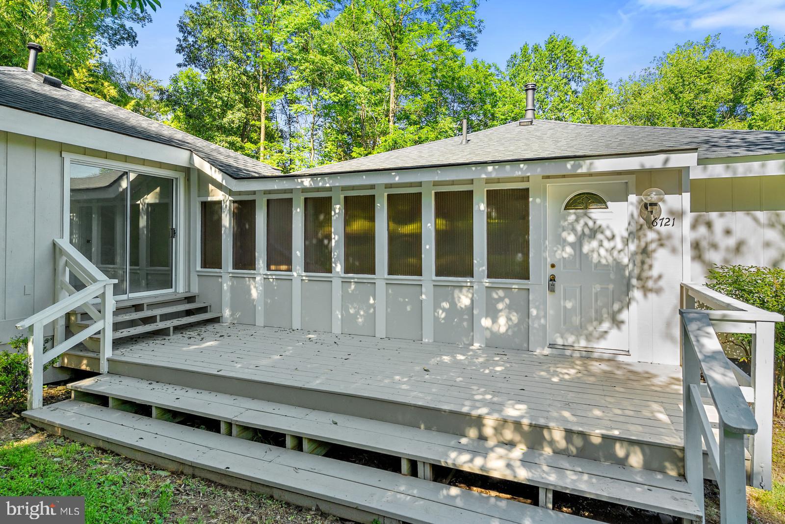 6721 Springhouse Lane Marshall, VA 20115 - Photo 33 of 43 Front Porch