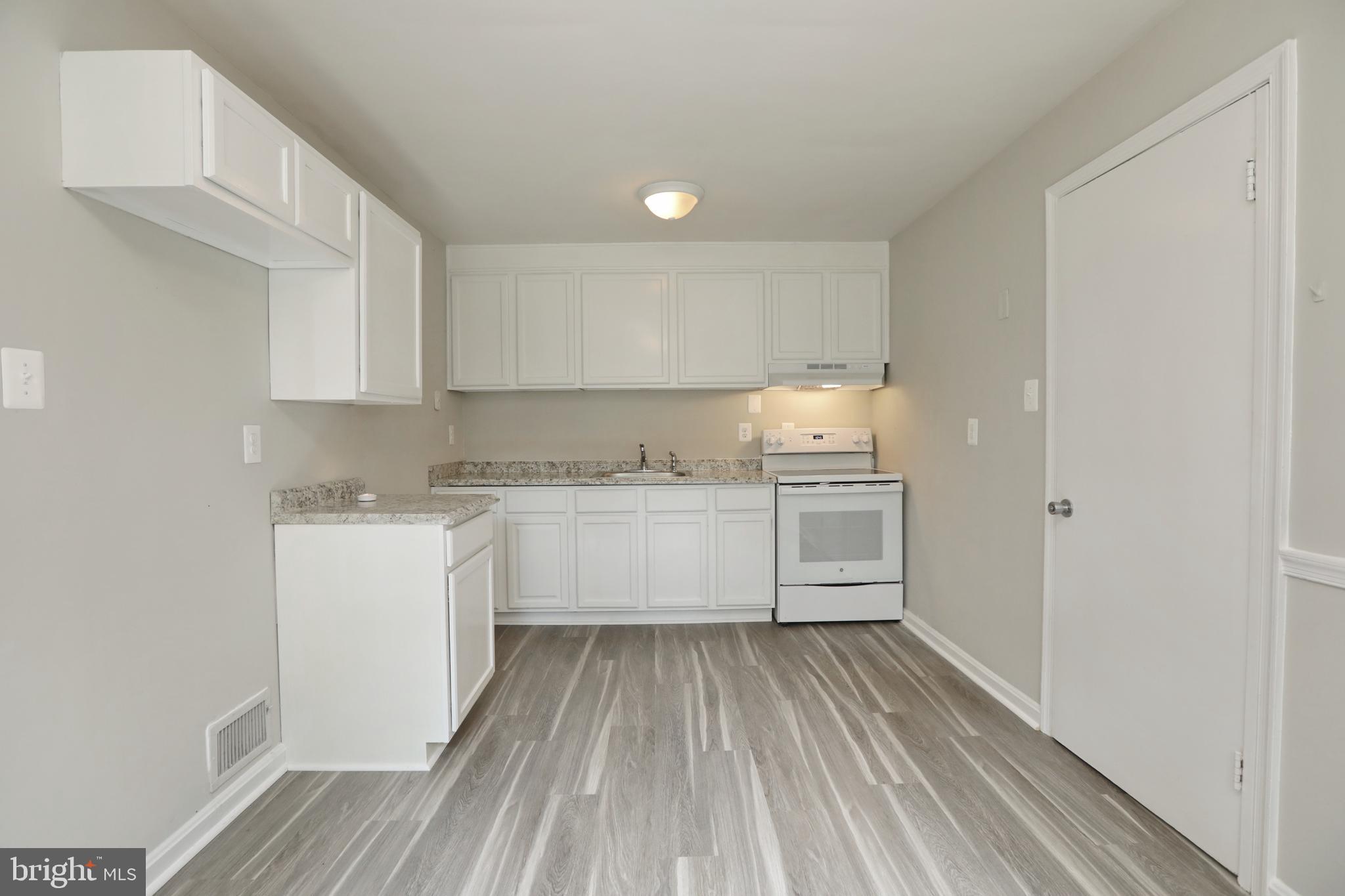 4984 Leonardtown Road Waldorf, MD 20601 - Photo 11 of 23 Super clean!