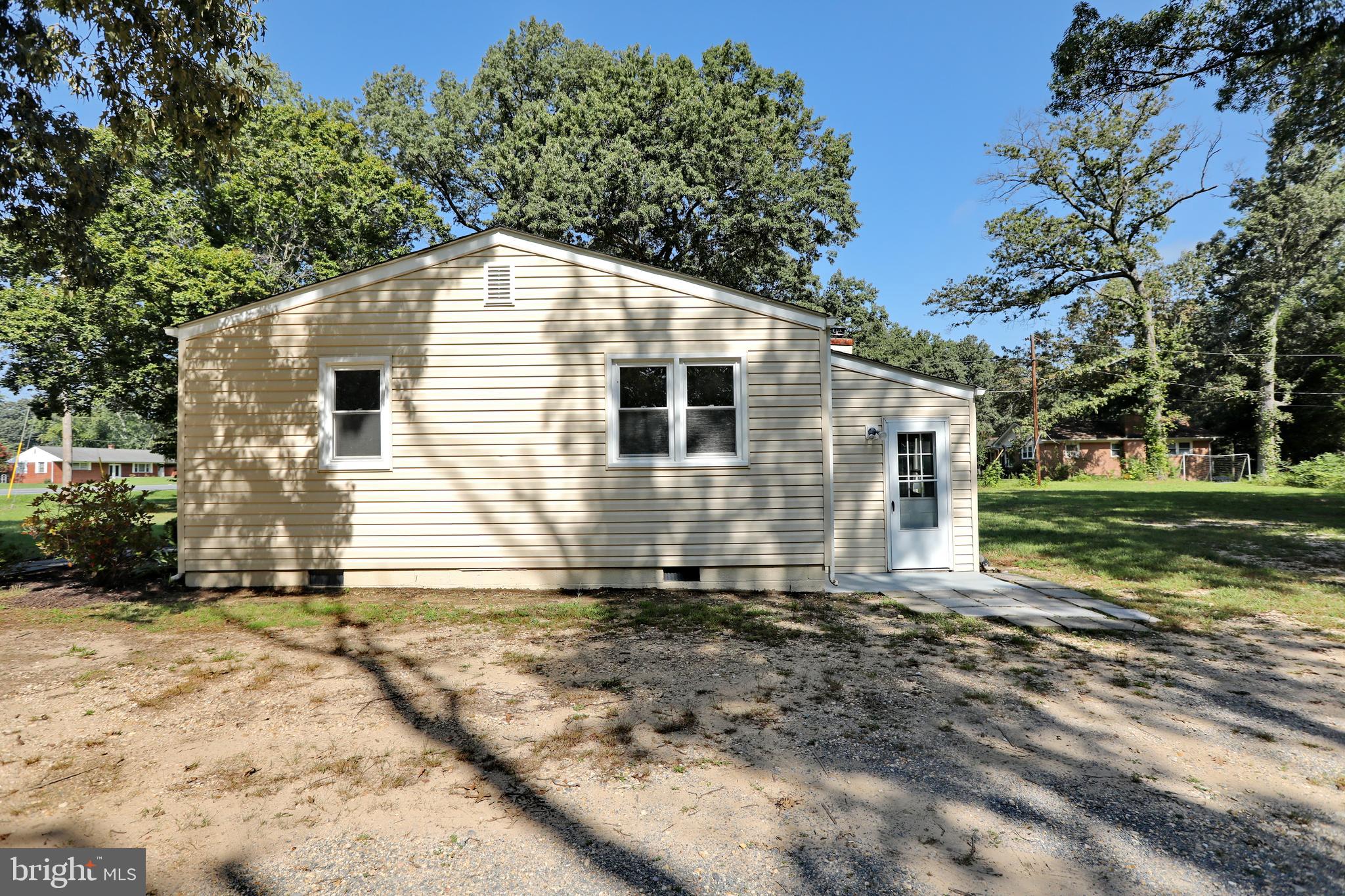 4984 Leonardtown Road Waldorf, MD 20601 - Photo 3 of 23 Side of house