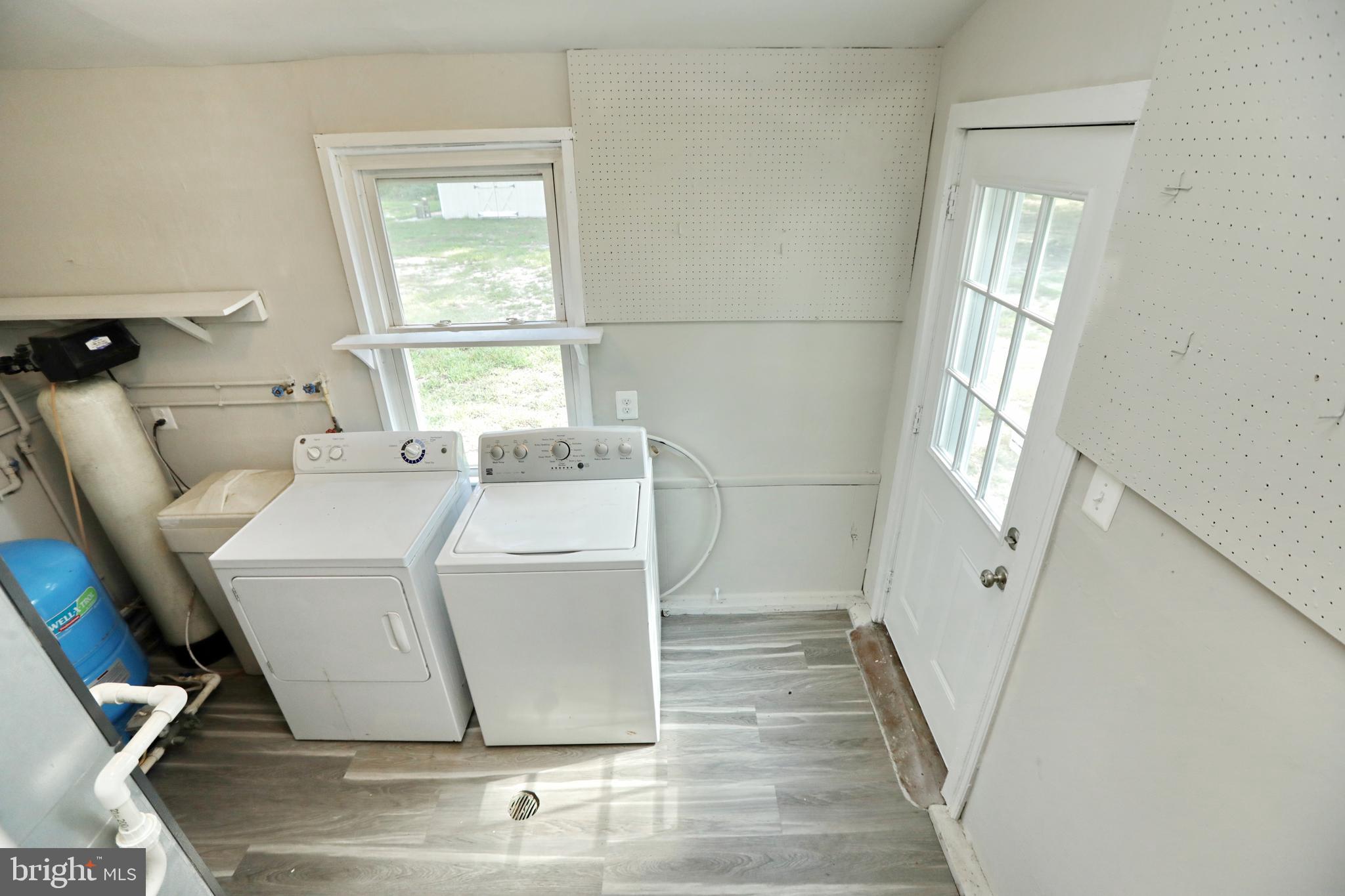 4984 Leonardtown Road Waldorf, MD 20601 - Photo 21 of 23 Laundry/Mud room