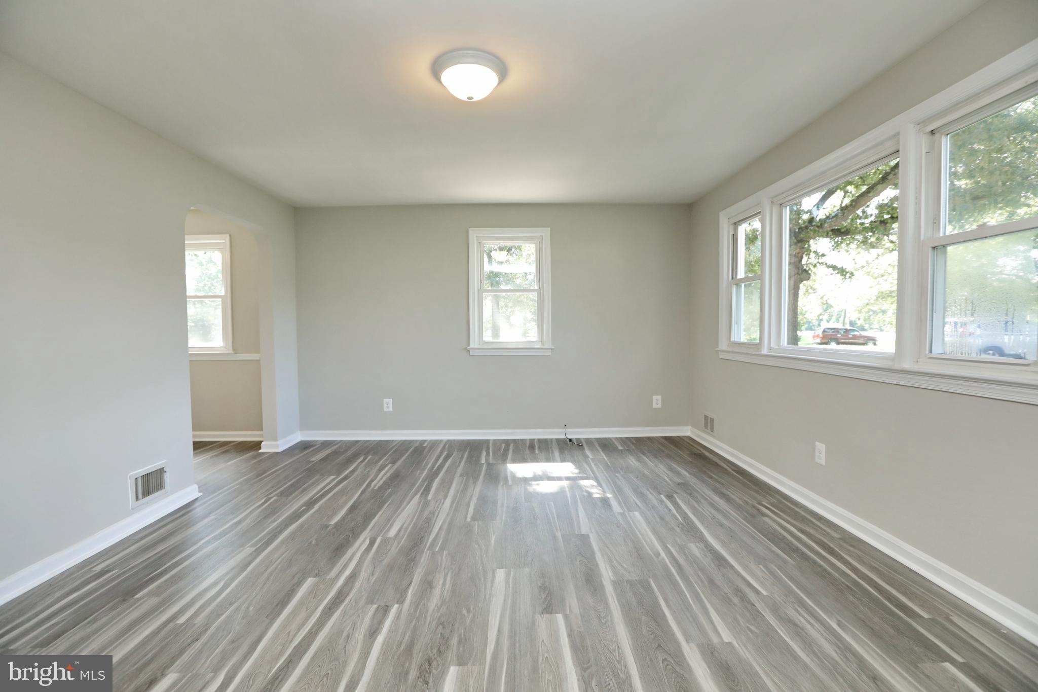 4984 Leonardtown Road Waldorf, MD 20601 - Photo 8 of 23 Natural Sunlight