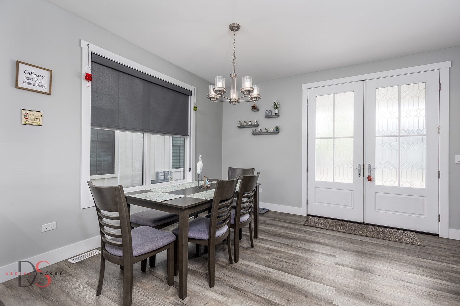 28 Waterside Way Ottawa, IL 61350 - Photo 11 of 29 a view of a dining room with furniture window and wooden floor