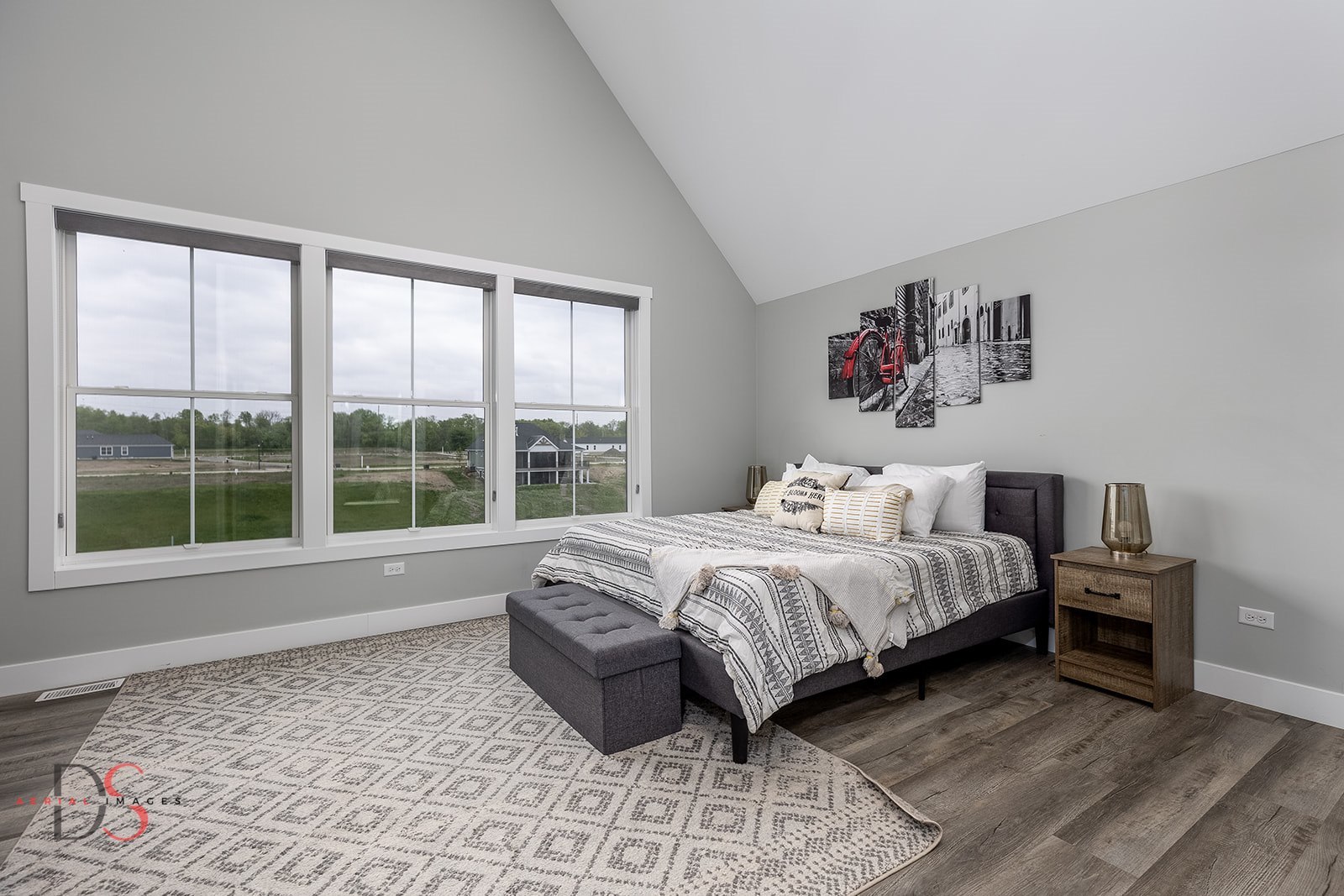 28 Waterside Way Ottawa, IL 61350 - Photo 21 of 29 a spacious bedroom with a bed and a large window