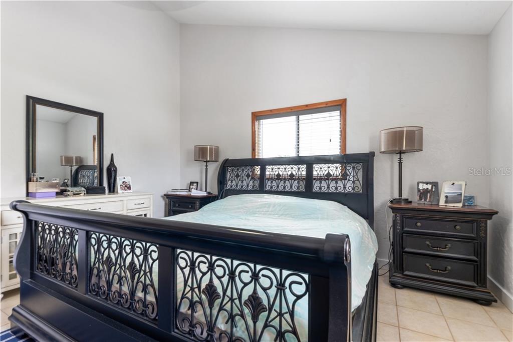 17601 1st Street East Redington Shores, FL 33708 - Photo 15 of 33
