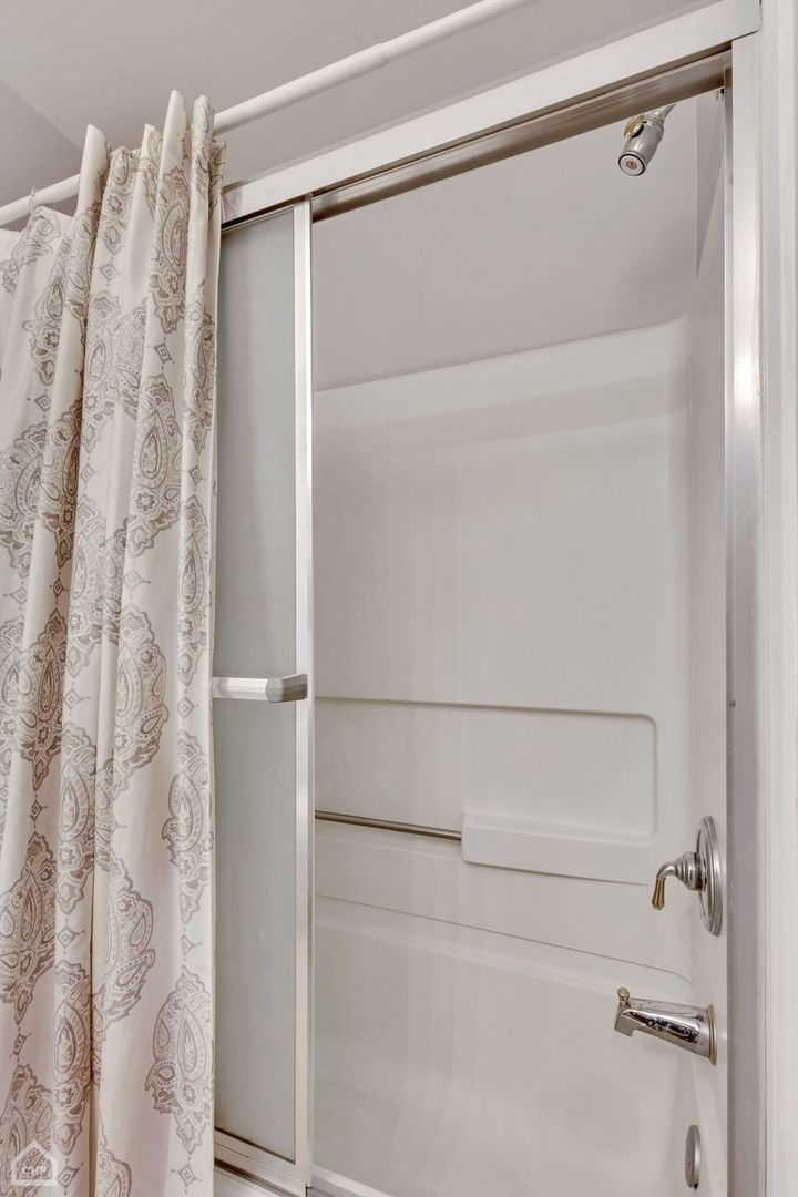 2701 West Hirsch Street, Unit 2 Chicago, IL 60622 - Photo 21 of 30