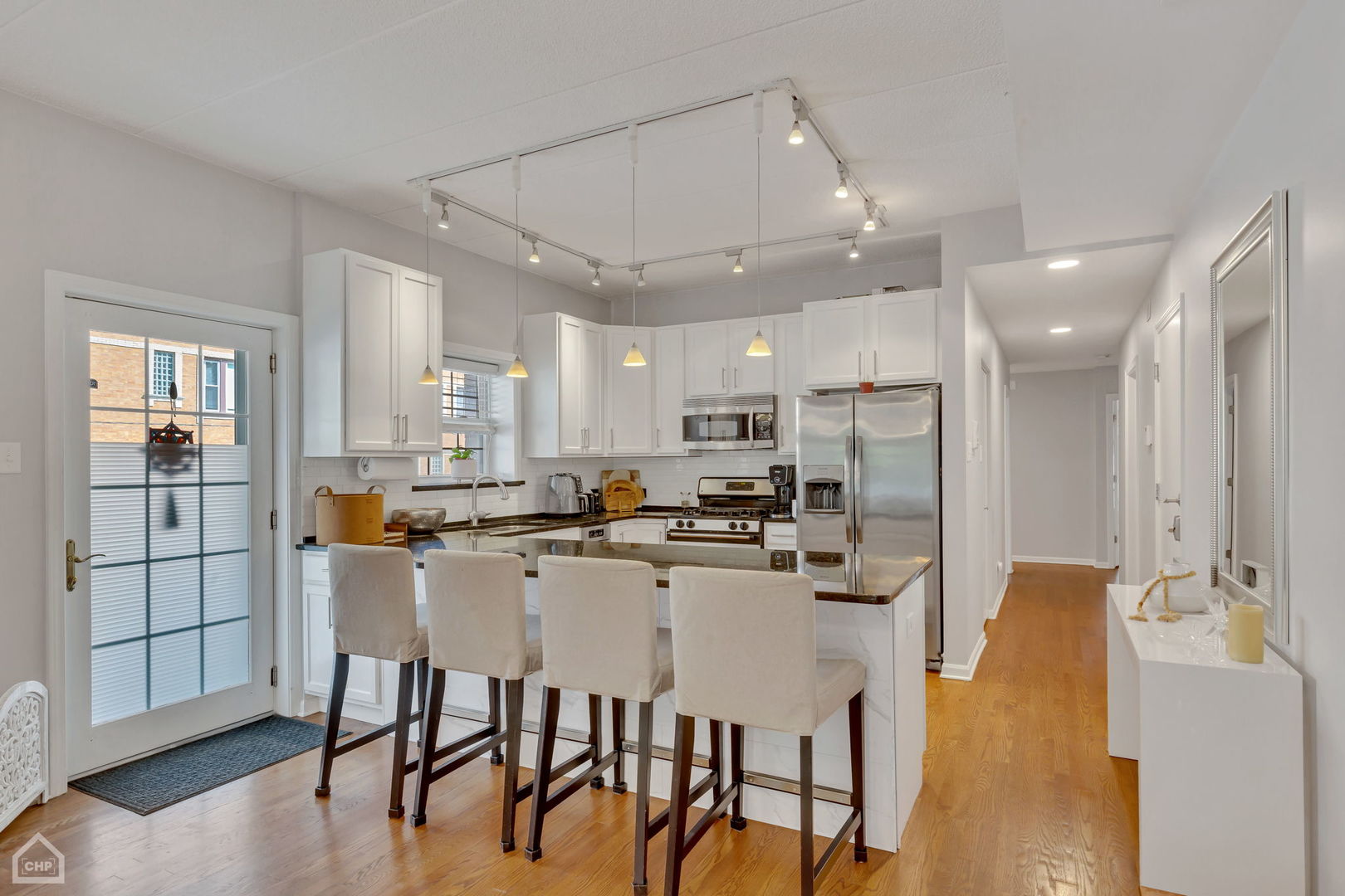 2701 West Hirsch Street, Unit 2 Chicago, IL 60622 - Photo 8 of 30