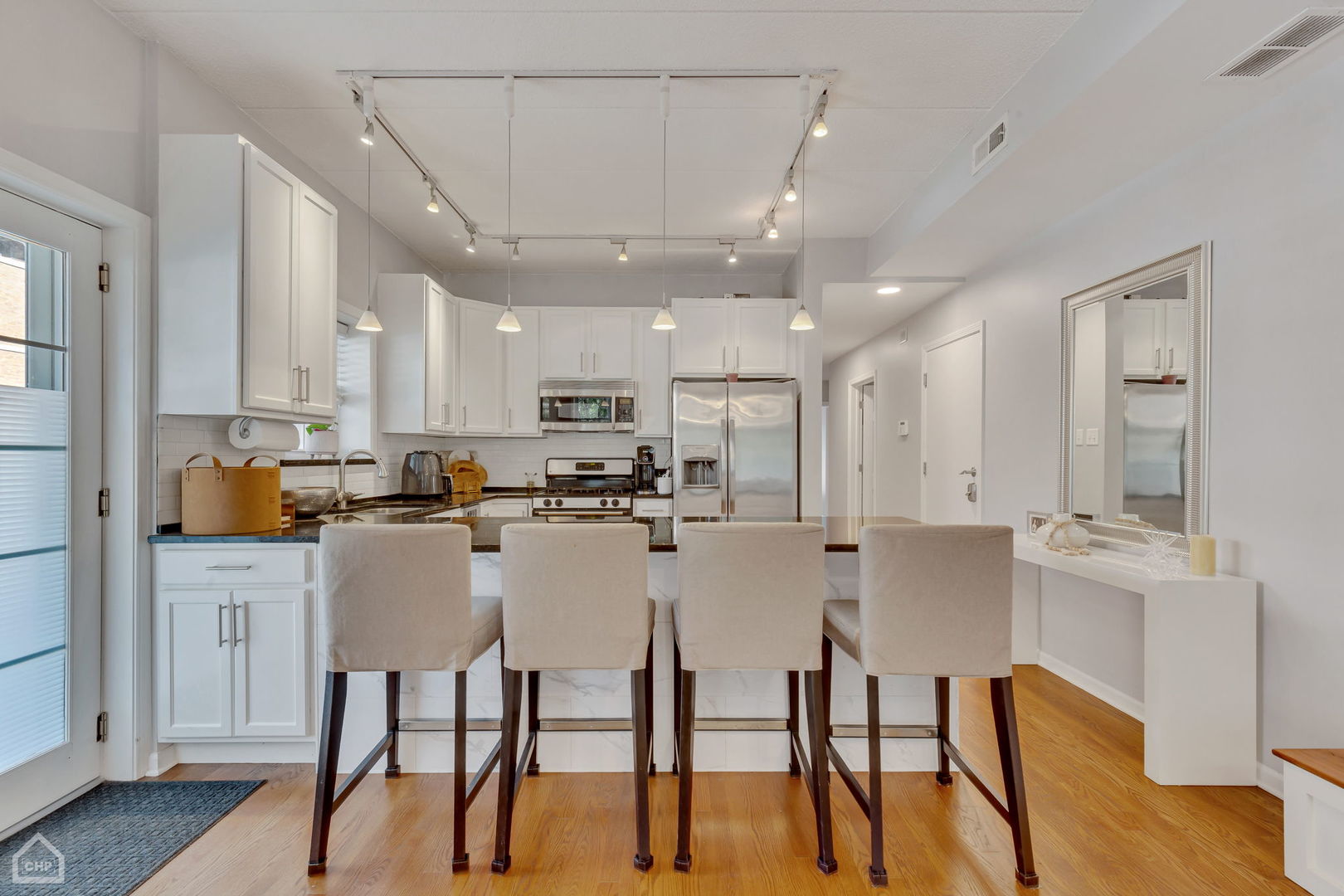 2701 West Hirsch Street, Unit 2 Chicago, IL 60622 - Photo 9 of 30