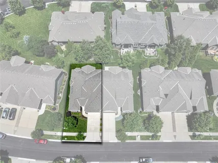 $575,000 | 19616 West 100th Terrace, Lenexa, KS 66220