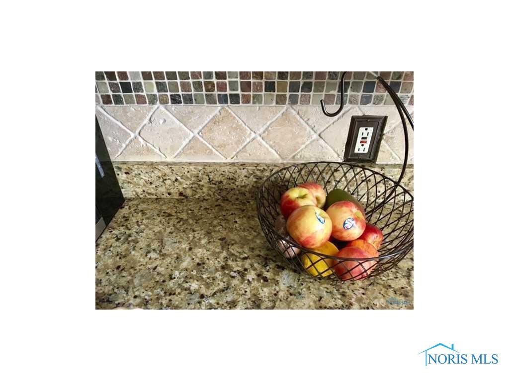 36 South Stadium Road Oregon, OH 43616 - Photo 6 of 19 Gallery Image 6