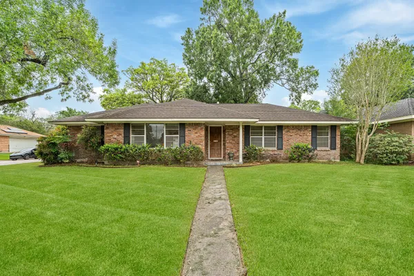 $2,400 | 4501 Willowbend Boulevard, Houston, TX 77035