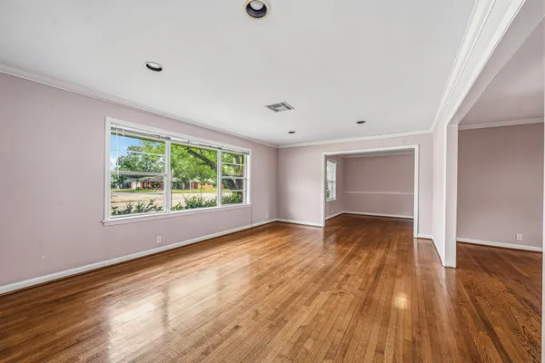$2,400 | 4501 Willowbend Boulevard, Houston, TX 77035