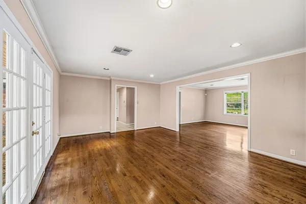 $2,400 | 4501 Willowbend Boulevard, Houston, TX 77035