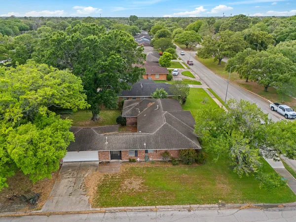 $2,400 | 4501 Willowbend Boulevard, Houston, TX 77035
