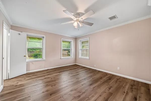 $2,400 | 4501 Willowbend Boulevard, Houston, TX 77035