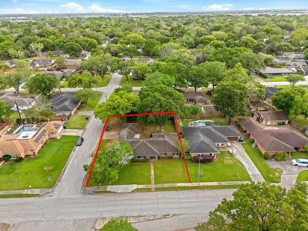 $2,200 | 4501 Willowbend Boulevard, Houston, TX 77035