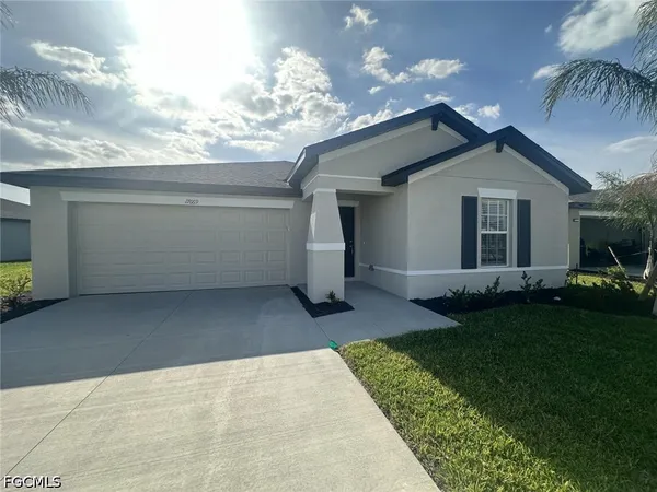 $1,999 | 17669 Paradiso Way, North Fort Myers, FL 33917