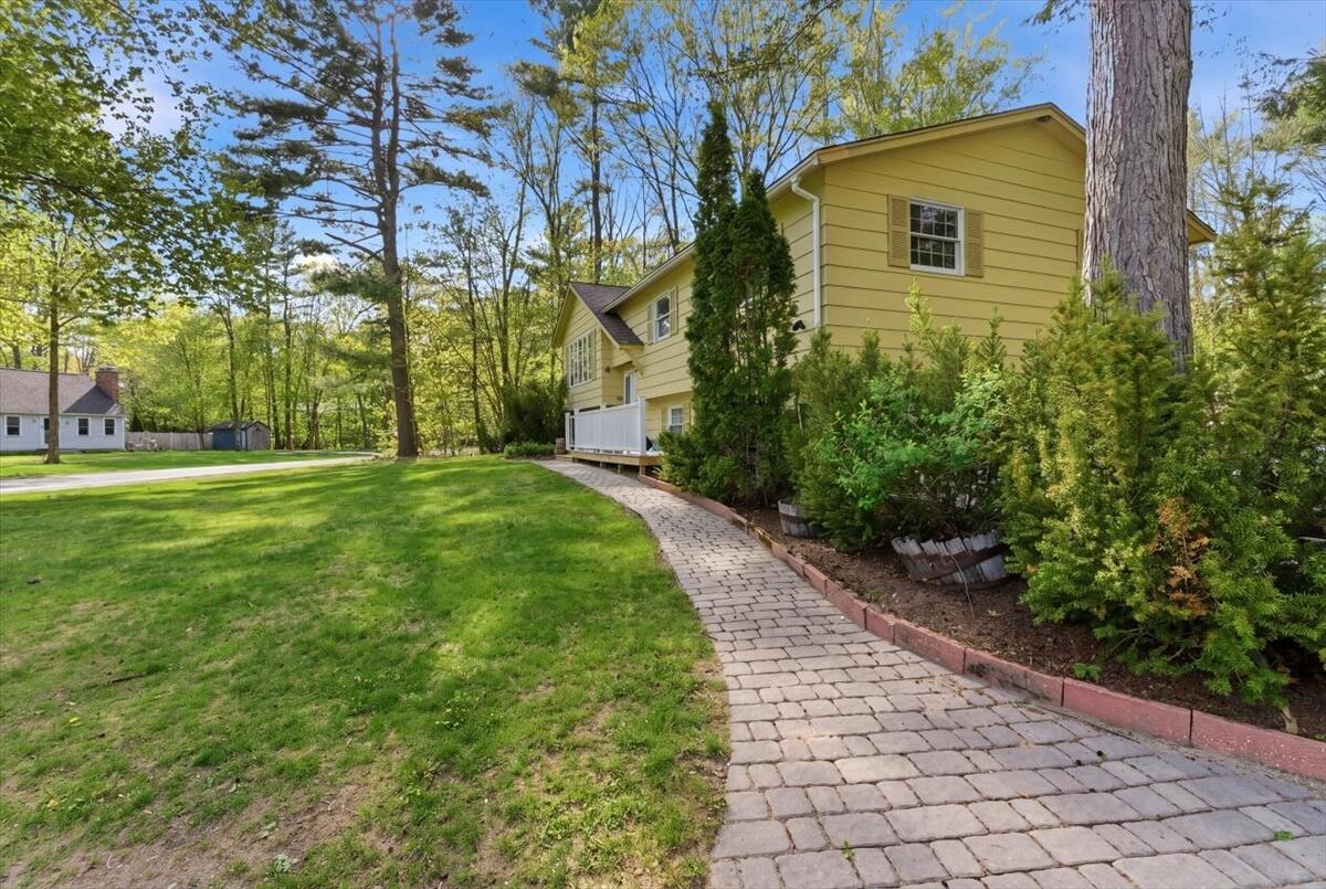 25 Forbes Lane Windham, ME 04062 - Photo 8 of 52 08-DSC06915_reedit_a9cd0f6b