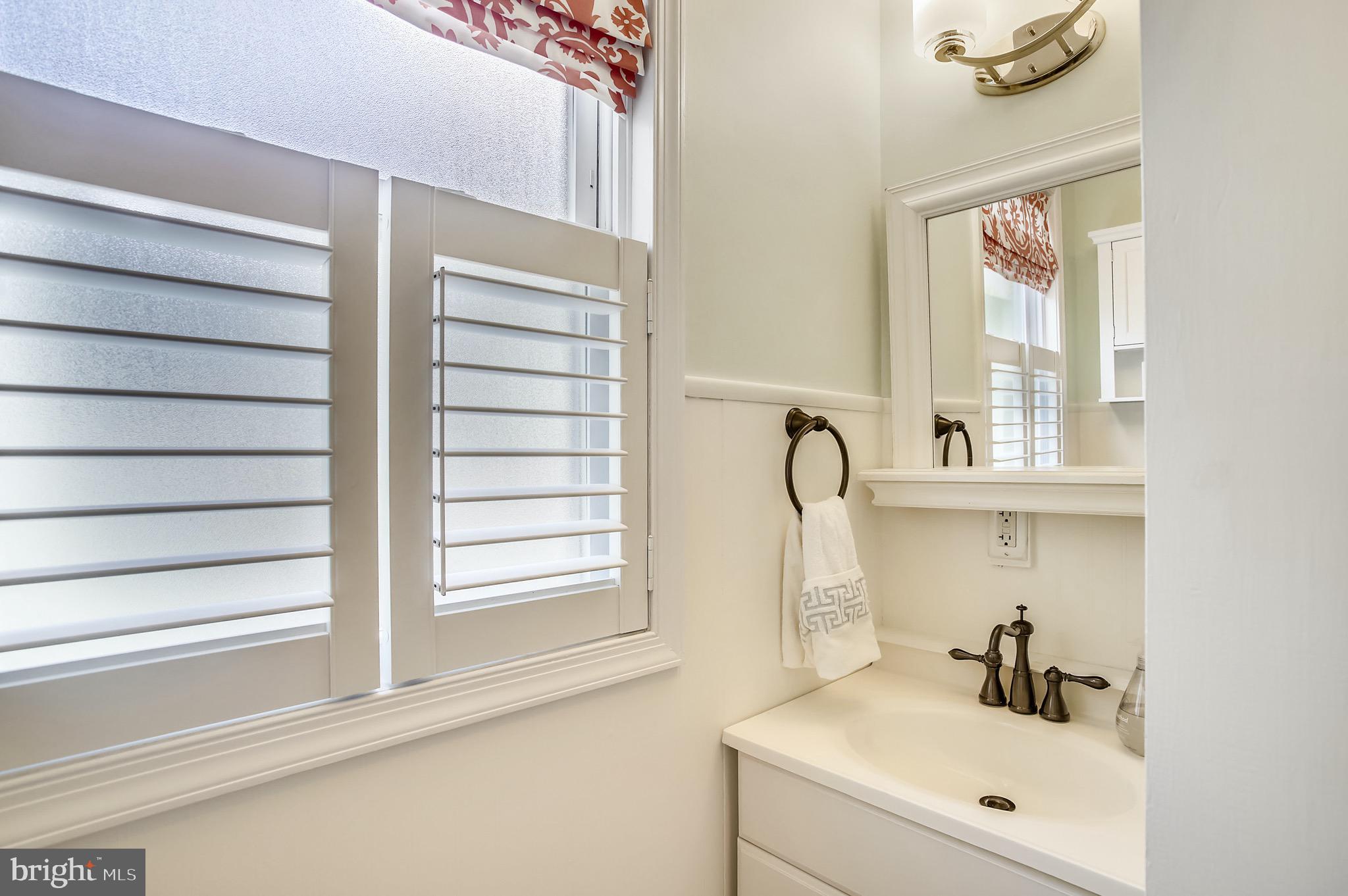 1512 Berwick Road Towson, MD 21204 - Photo 20 of 49 Hallbath