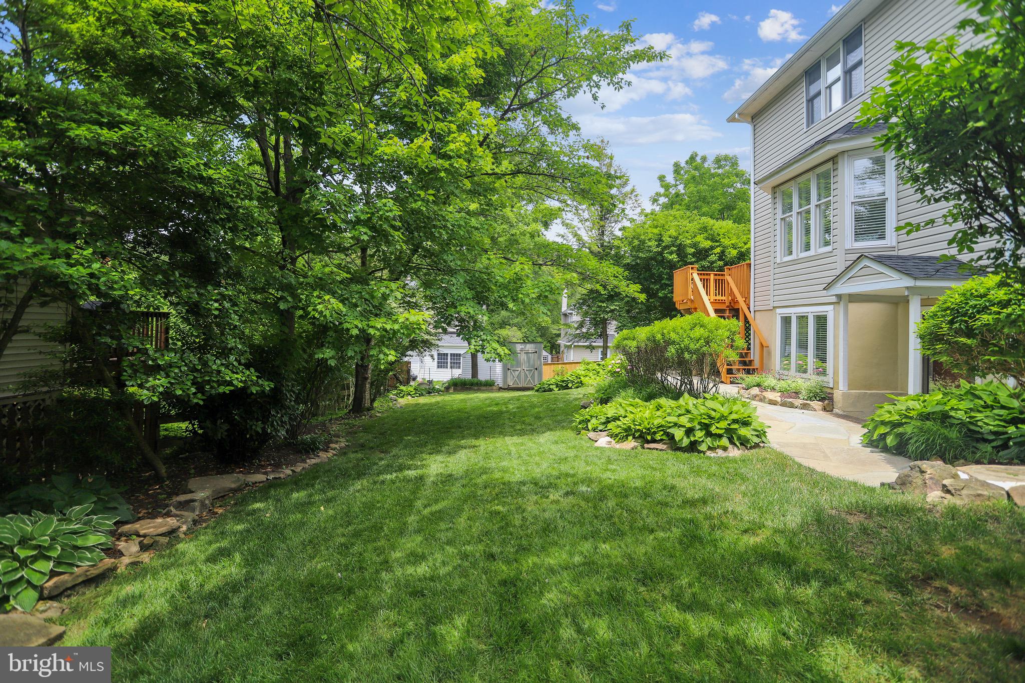 1512 Berwick Road Towson, MD 21204 - Photo 41 of 49 Side yard