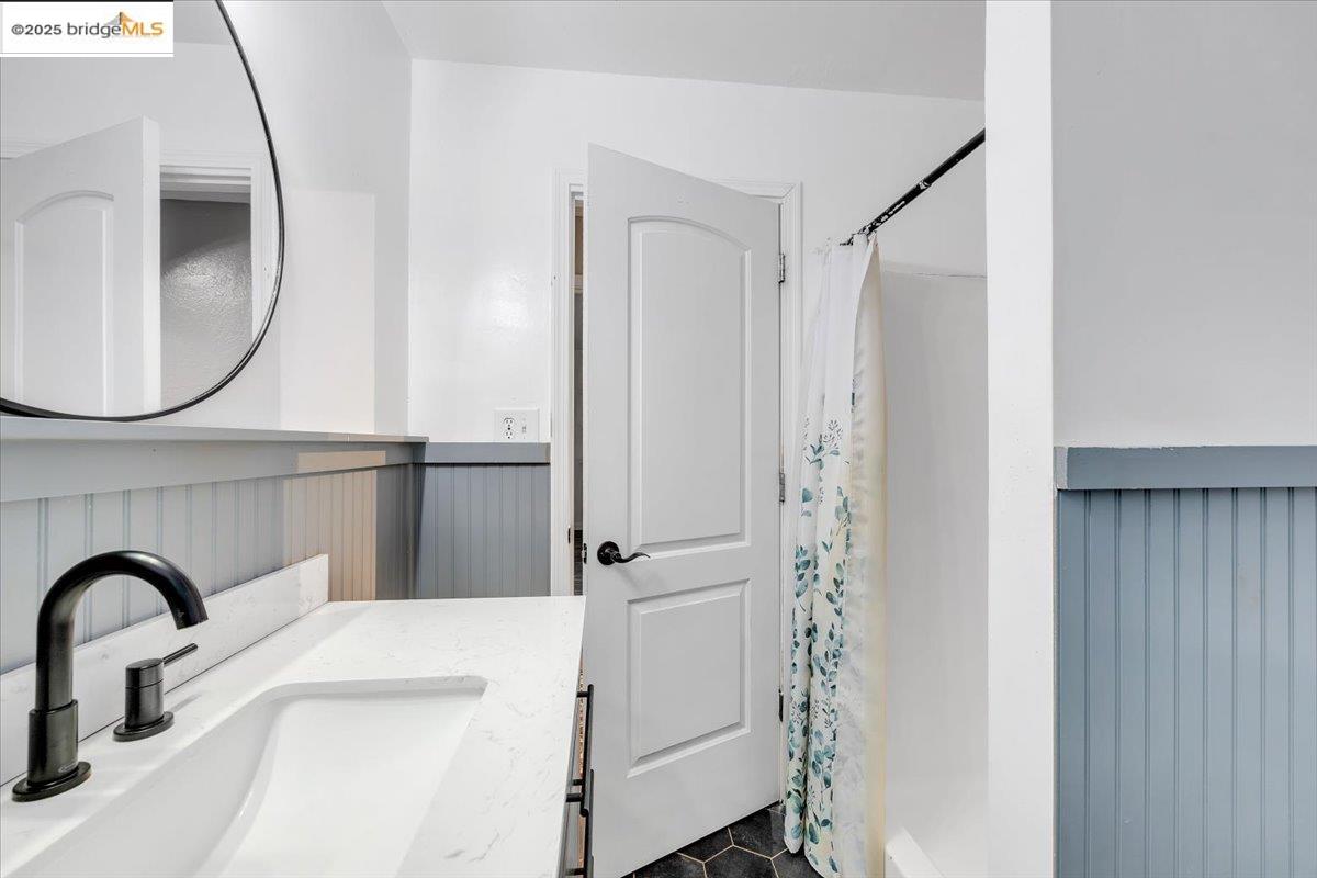 21980 Montgomery Road Sonora, CA 95370 - Photo 18 of 52 Bathroom featuring a stall shower and vanity