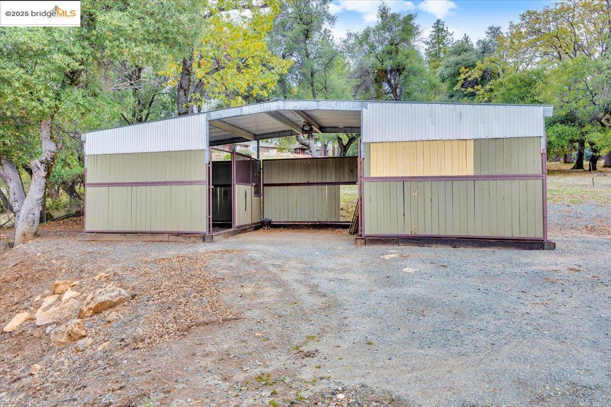 21980 Montgomery Road Sonora, CA 95370 - Photo 31 of 52 View of pole building