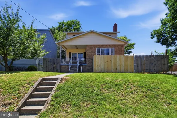 $3,900 | 3704 42nd Avenue, Brentwood, MD 20722