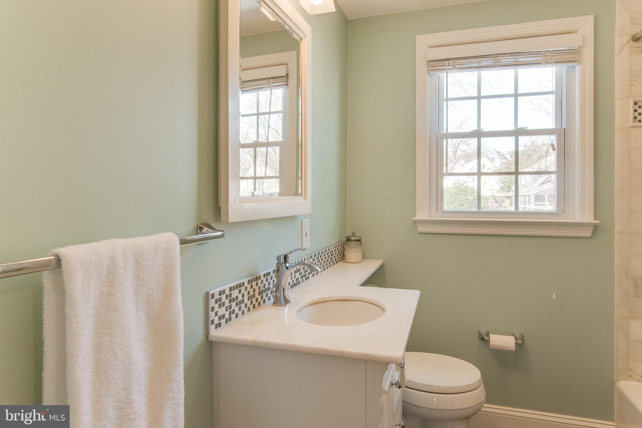 2 Tanglewood Road Catonsville, MD 21228 - Photo 19 of 33 Upstairs Full Bathroom