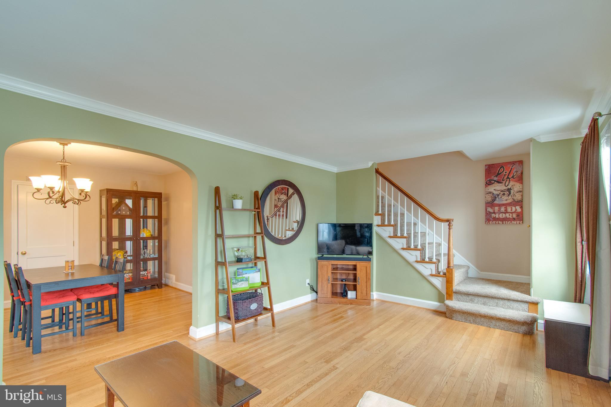 2 Tanglewood Road Catonsville, MD 21228 - Photo 2 of 33 Gallery Image 2