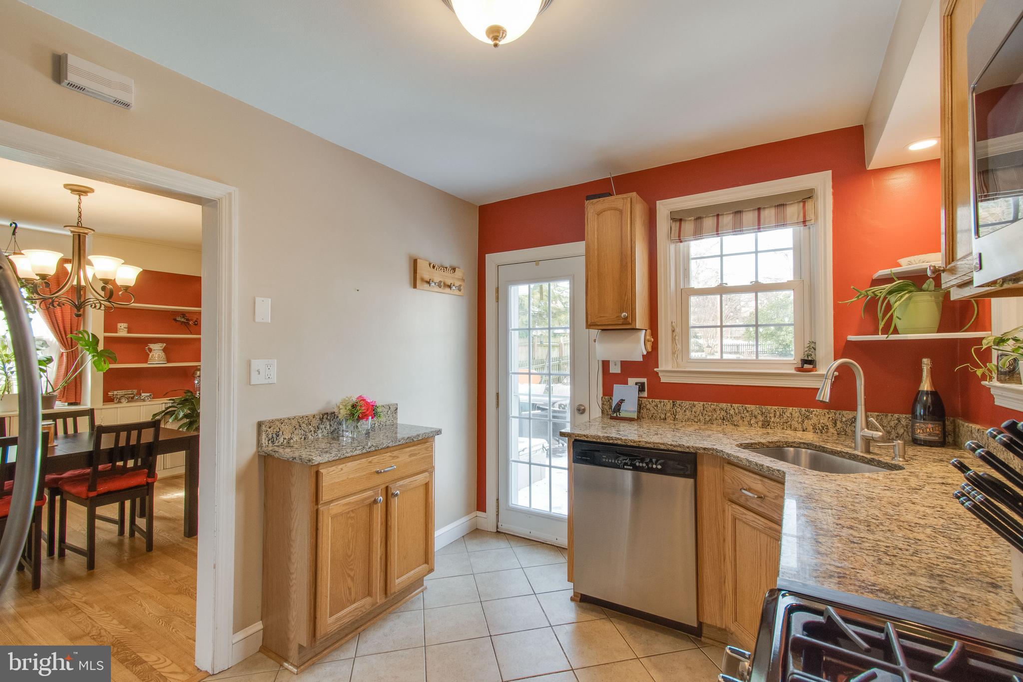 2 Tanglewood Road Catonsville, MD 21228 - Photo 4 of 33 Gallery Image 4