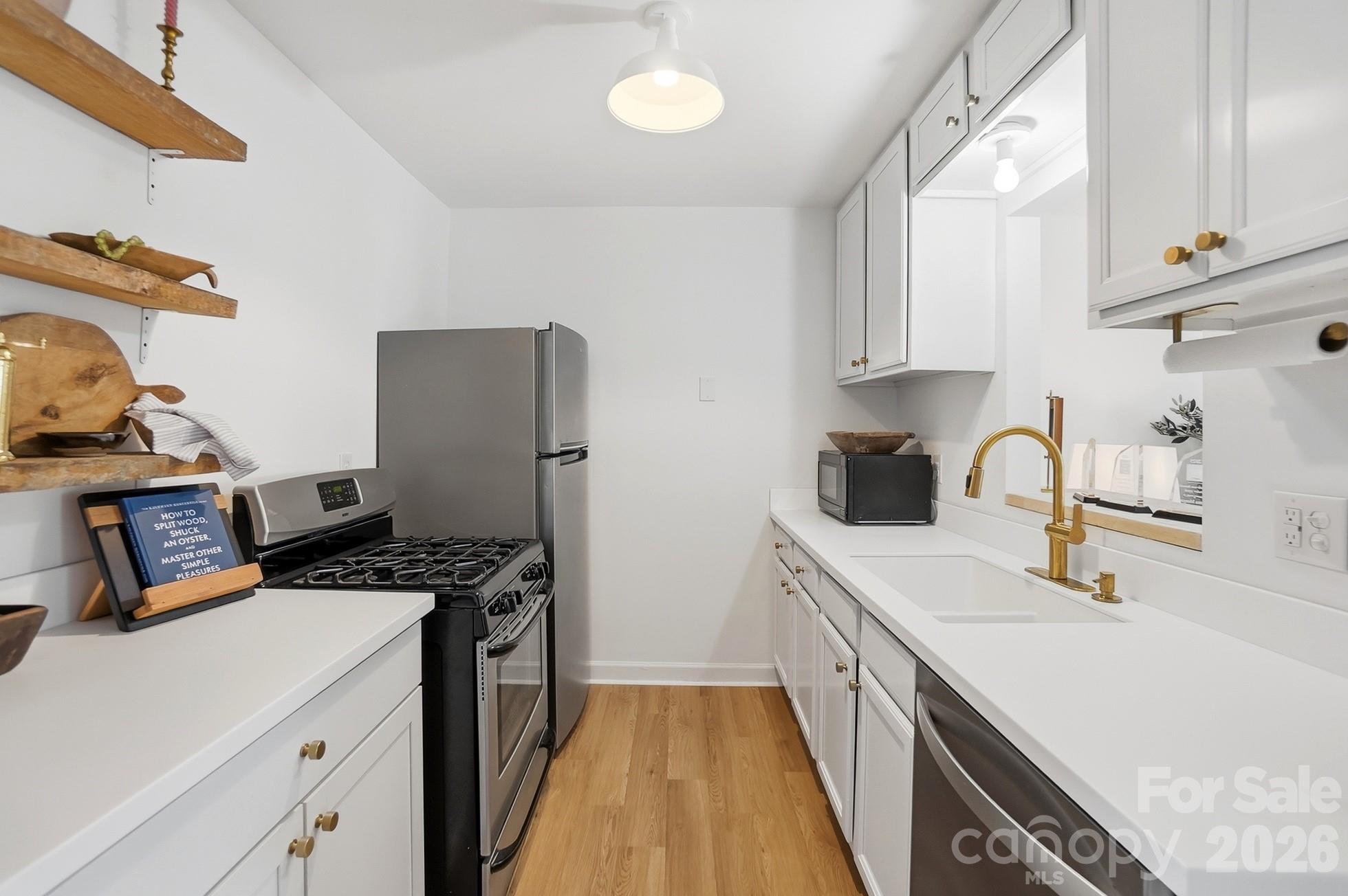 452 South Main Street, Unit B Davidson, NC 28036 - Photo 13 of 30