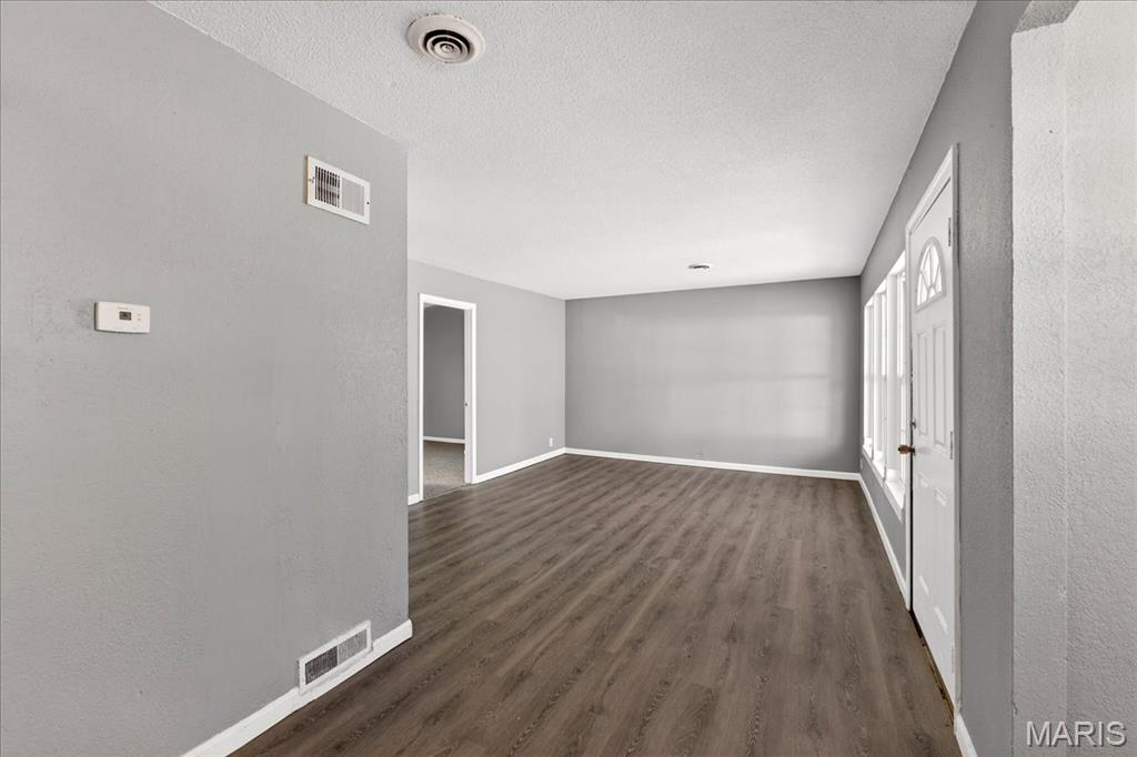 300 St Kevin Street Cahokia, IL 62206 - Photo 4 of 27