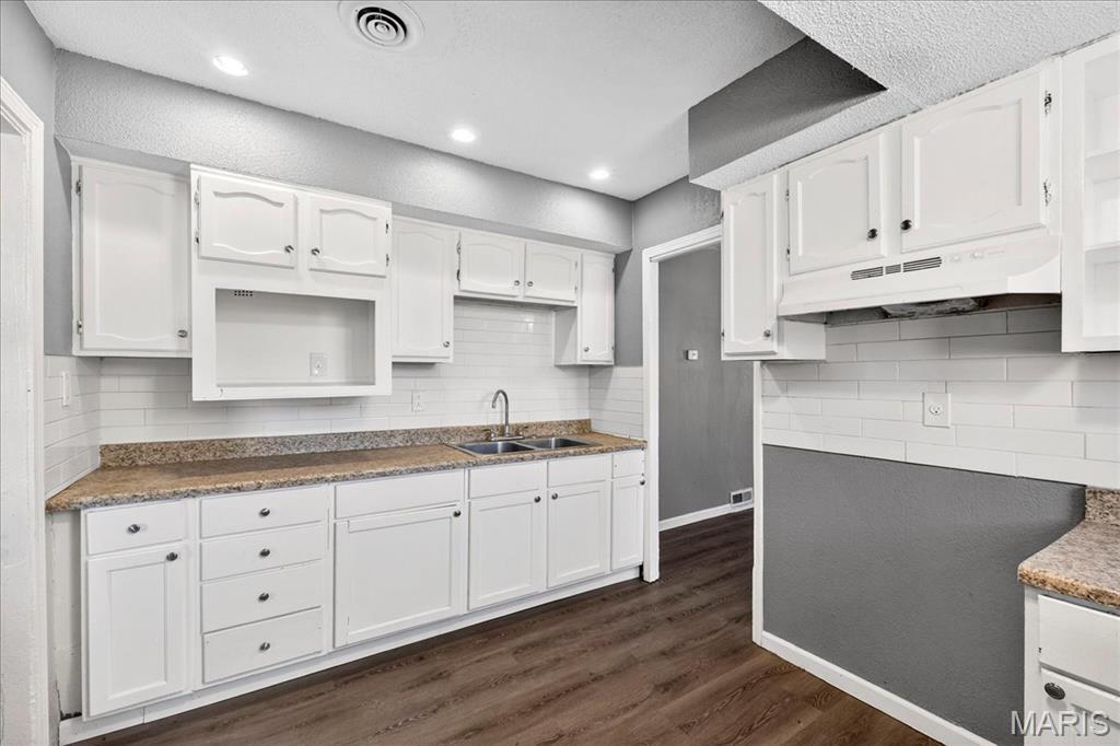 300 St Kevin Street Cahokia, IL 62206 - Photo 8 of 27