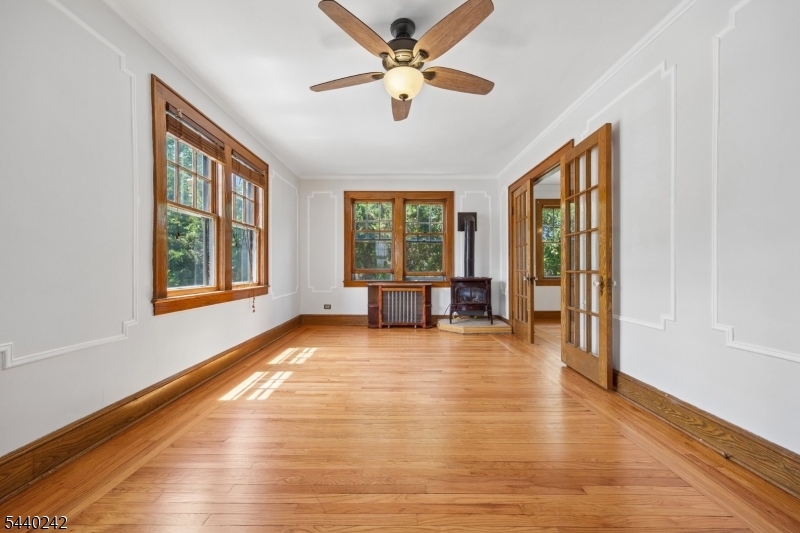 659 Raritan Road Cranford, NJ 07016 - Photo 5 of 36