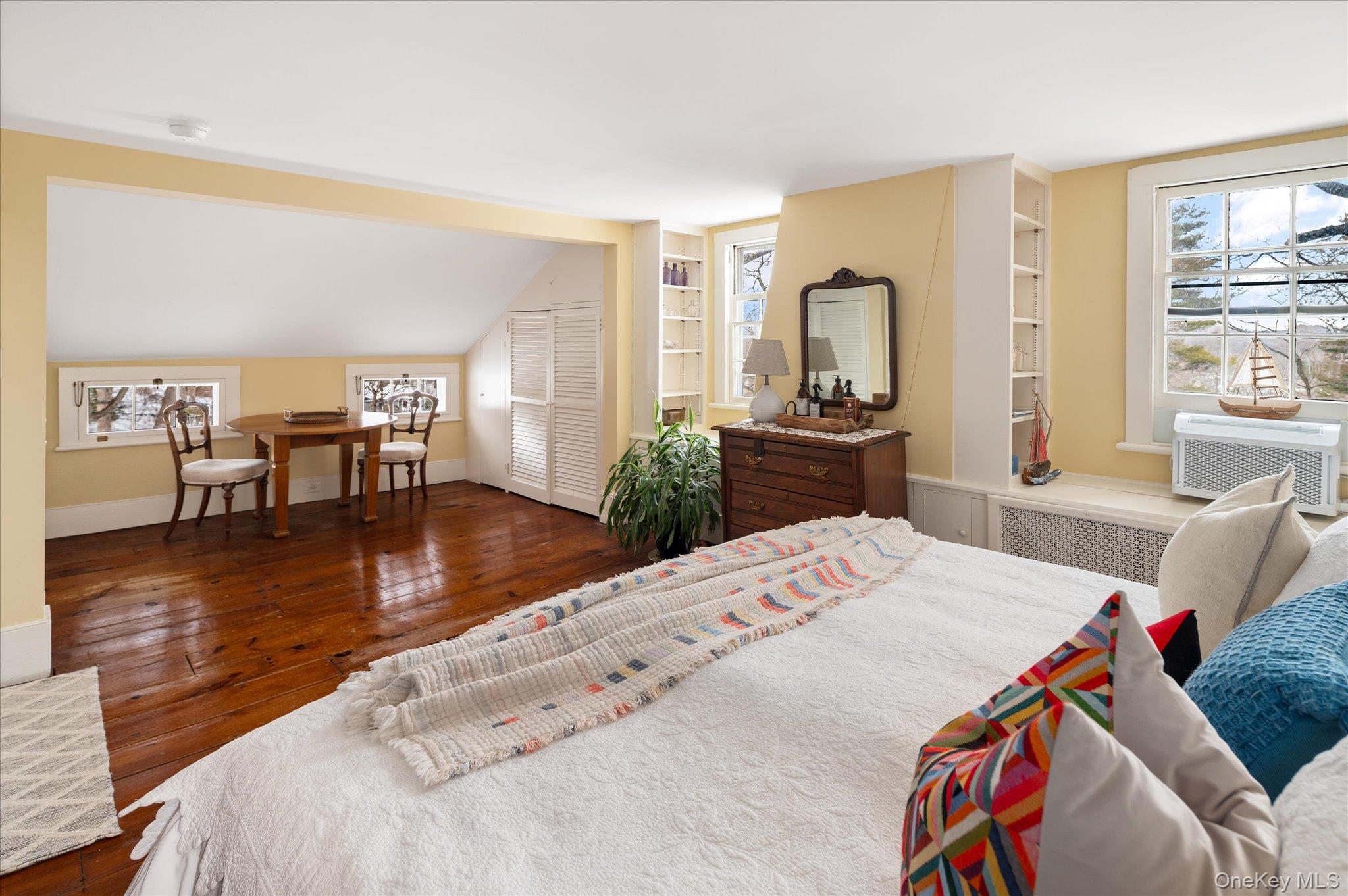 28 Barnes Road Ossining, NY 10562 - Photo 22 of 34 a living room with furniture and wooden floor