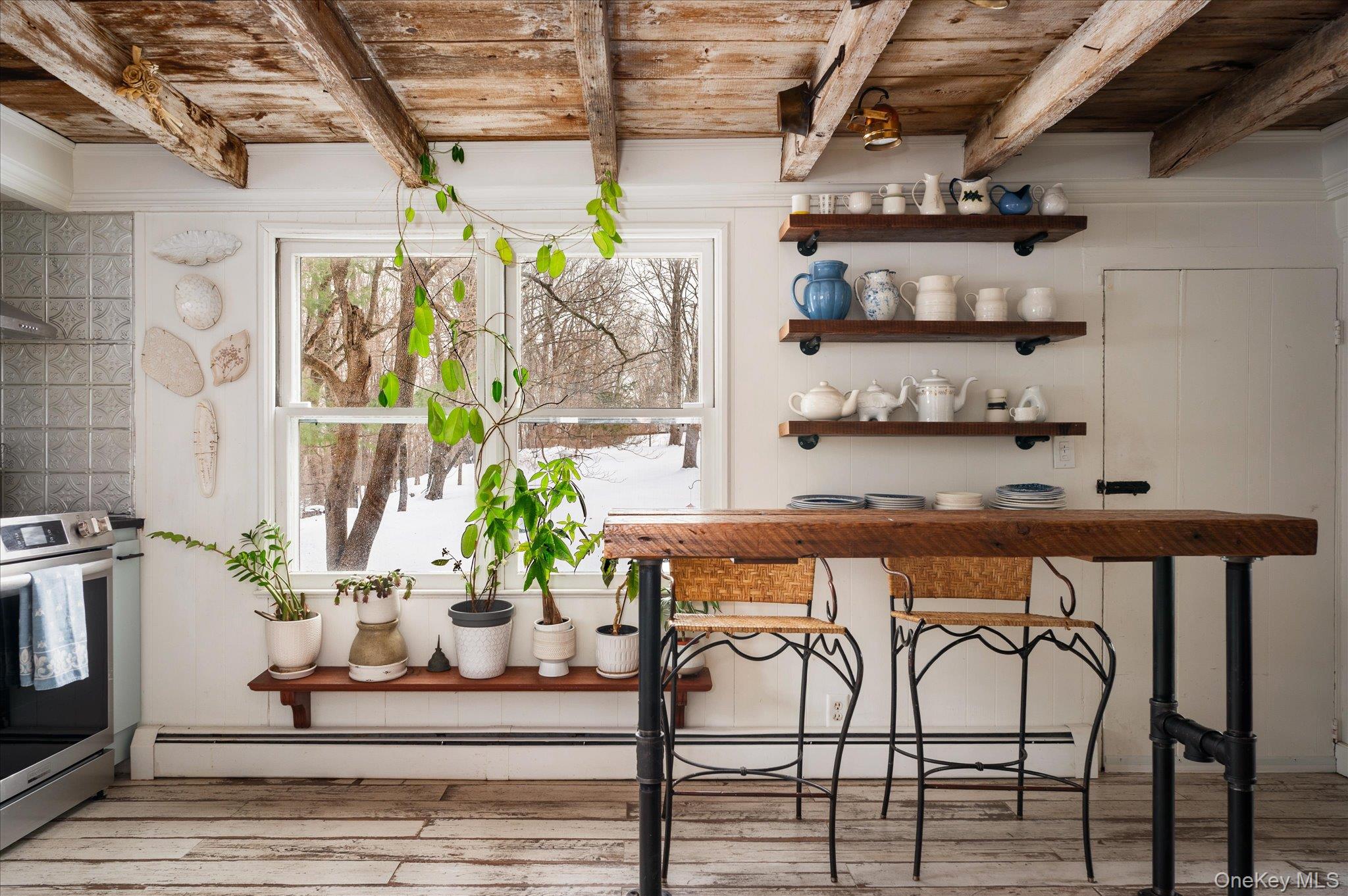 28 Barnes Road Ossining, NY 10562 - Photo 8 of 34 a view of a dining room with furniture