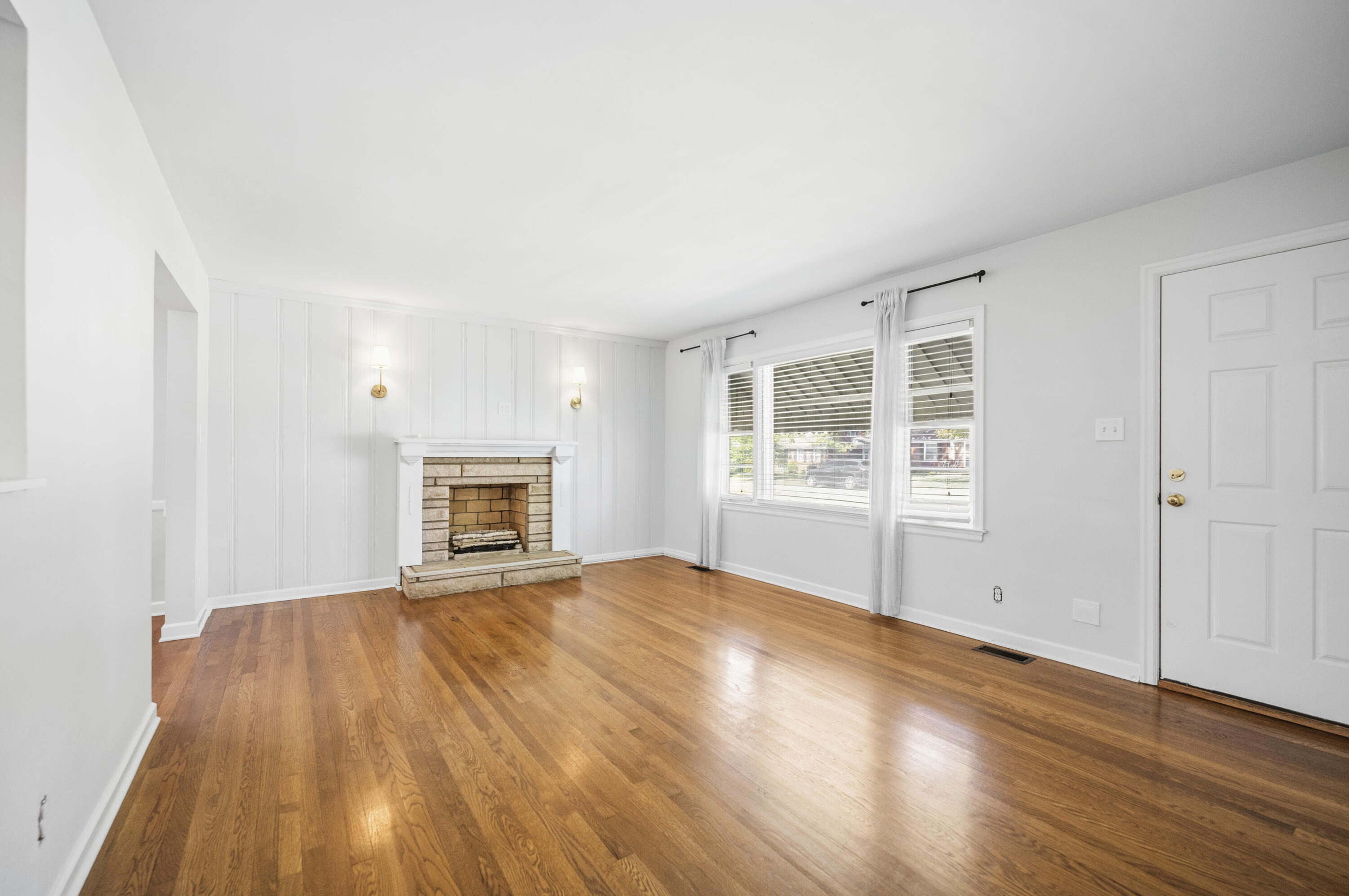 1946 Vicksburg Road Lexington, KY 40504 - Photo 4 of 22 20260518-1946-Vicksburg-Rd-fh-019