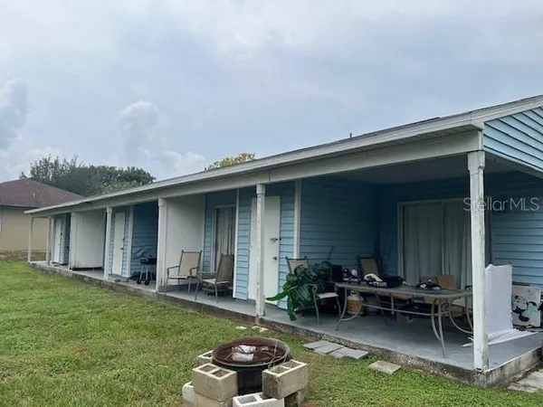 a view of a house with garage