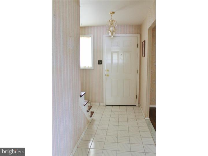 308 Peach Road Bellmawr, NJ 08031 - Photo 4 of 25 Foyer