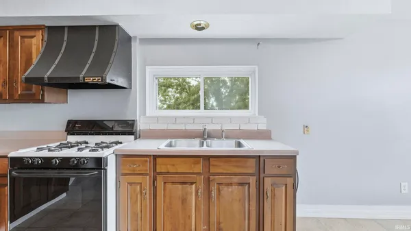 $247,400 | 1511 Highway 930, New Haven, IN 46774