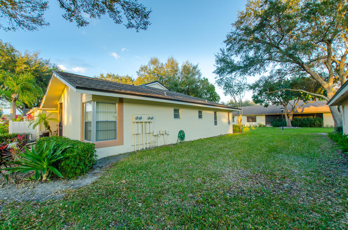18538 Horizon Avenue, Unit D Boca Raton, FL 33496 - Photo 5 of 33 Exterior Side View