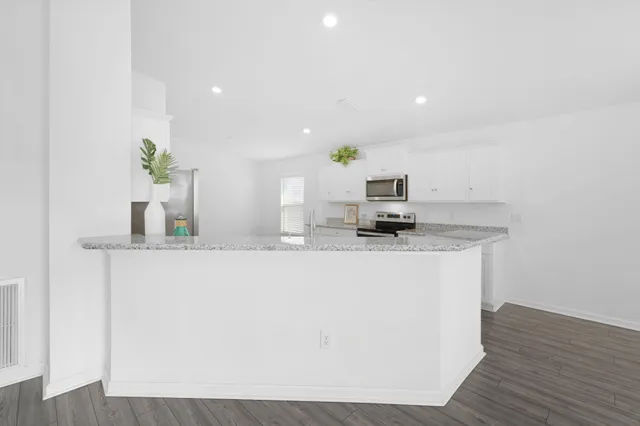 $329,900 | 146 Old Canoe Lane, Freeport, FL 32439