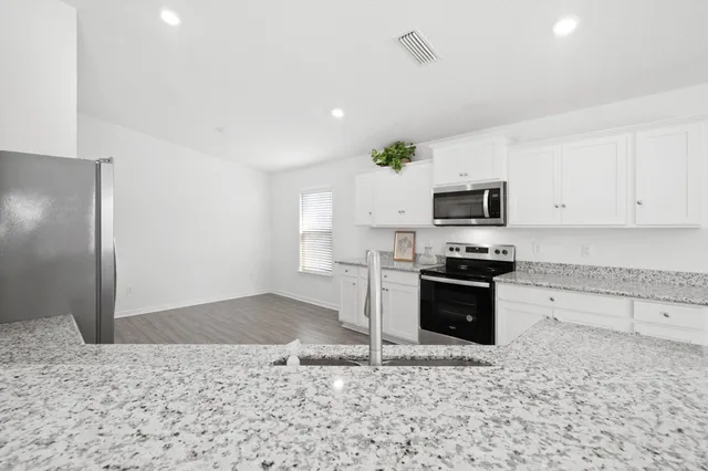 $329,900 | 146 Old Canoe Lane, Freeport, FL 32439