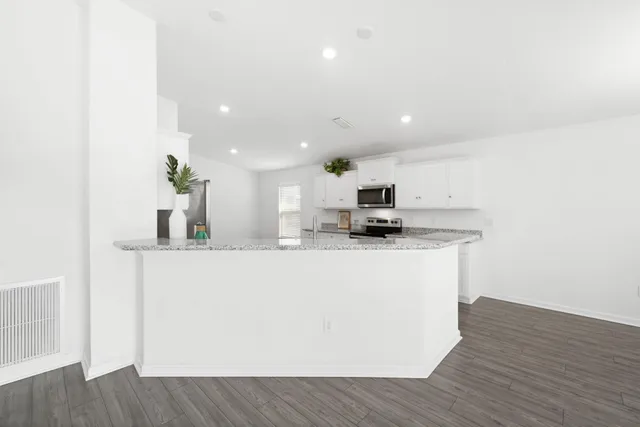 $329,900 | 146 Old Canoe Lane, Freeport, FL 32439