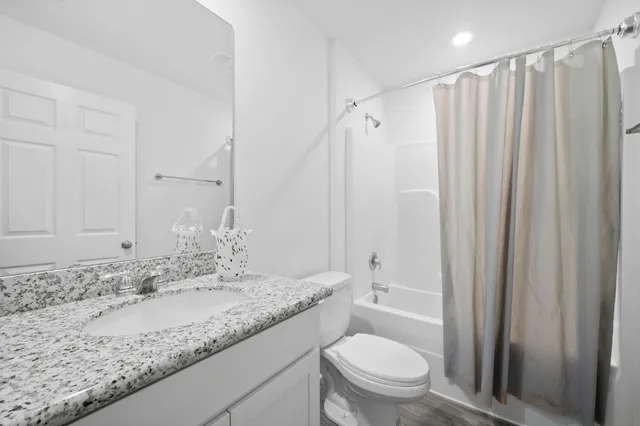 $329,900 | 146 Old Canoe Lane, Freeport, FL 32439