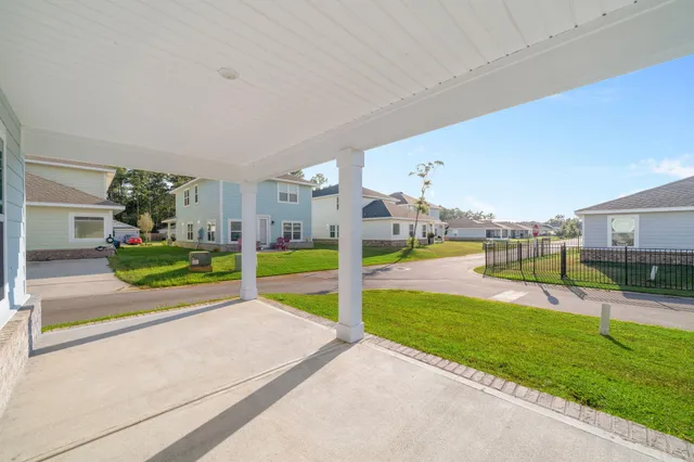 $329,900 | 146 Old Canoe Lane, Freeport, FL 32439