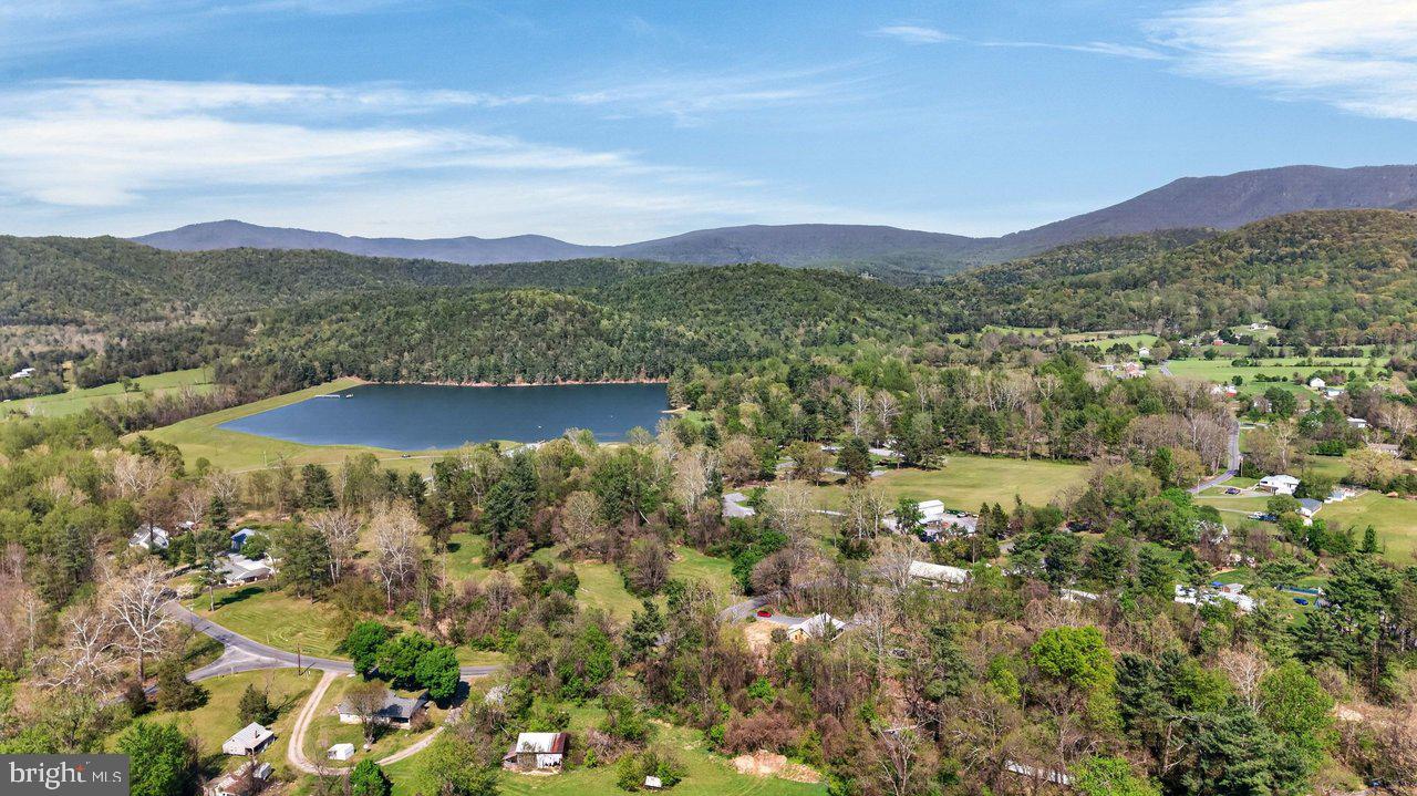 202 Lake Arrowhead Road Luray, VA 22835 - Photo 43 of 47 a view of city and mountain