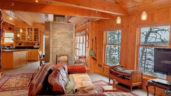 $1,500,000 | 8442 Highway 24, Cook, MN 55723