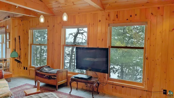 $1,500,000 | 8442 Highway 24, Cook, MN 55723